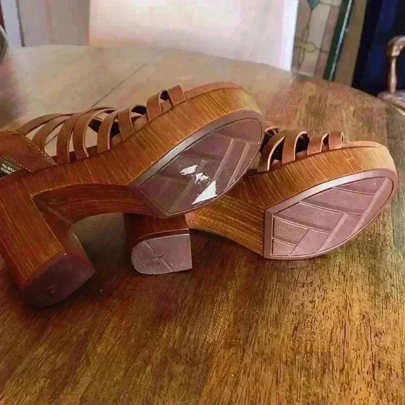 White Mountain Alliance Burnished Dark Tan Strap Stacked Heel Slingback Size 7 - Picture 10 of 13